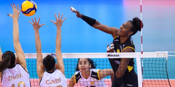 Times brasileiros estreiam com derrota no Mundial de Clubes Feminino