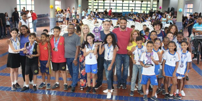 Jogos Estudantis de Nova Iguaçu premiam atletas