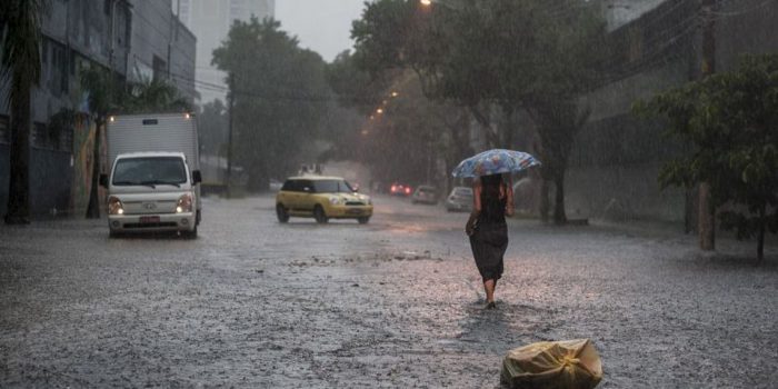 SP: chuva causa alagamentos, desabamentos e transbordamento de rio