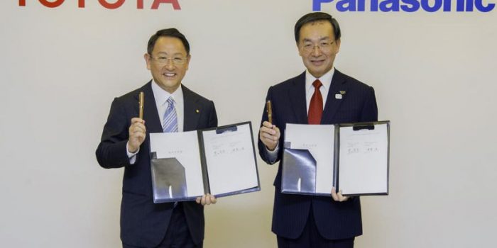 Toyota e Panasonic criam joint venture especializada em baterias prismáticas automotivas