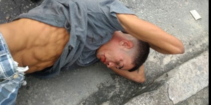 Homem é preso após assaltar passageiros de ônibus com granada em Nova Iguaçu