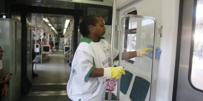 SuperVia reforça desinfecção dos trens para minimizar contágio pelo coronavírus