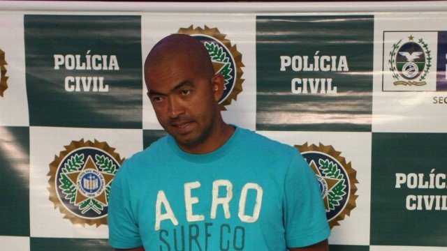 Corpo de traficante Mica, encontrado morto em presídio federal, chega ao Rio hoje