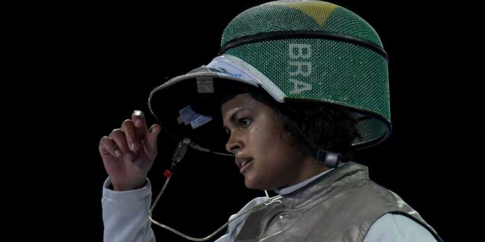 Esgrimista Bia Bulcão celebra definição sobre corrida olímpica
