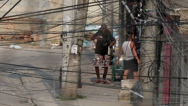 Empresa alega falta de pagamento e decide suspender o controle de tornozeleiras eletrônicas de 5.500 presos no Rio