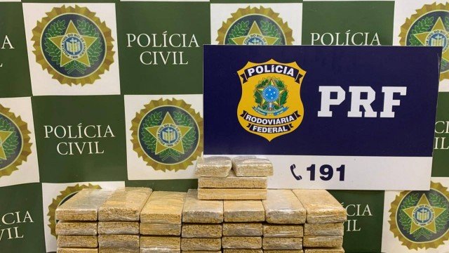 Casal é preso com quase 50 kg de pasta base de cocaína em Mangaratiba