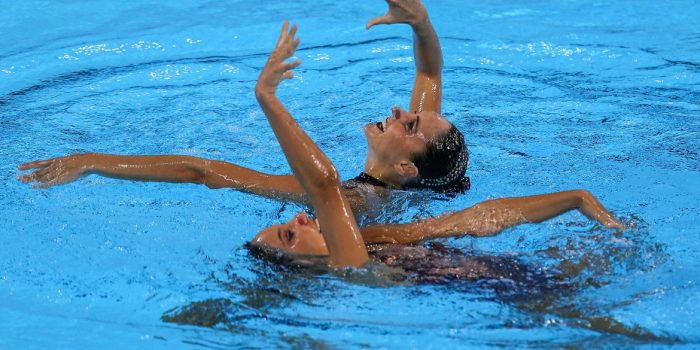 Seleção brasileira participa de desafio virtual de nado artístico
