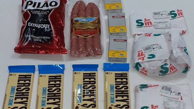 Inspetores tentam entrar em prisão de Bangu com chocolate, café, linguiça, queijo e presunto, entre outros itens ilícitos