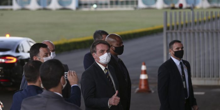 Bolsonaro defende protocolo de tratamento precoce contra covid-19