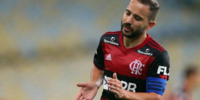 Comentarista afirma que clube árabe quer tirar Éverton Ribeiro do Flamengo
