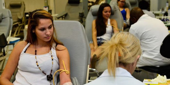 Hemorio faz campanha em busca de jovens doadores de sangue