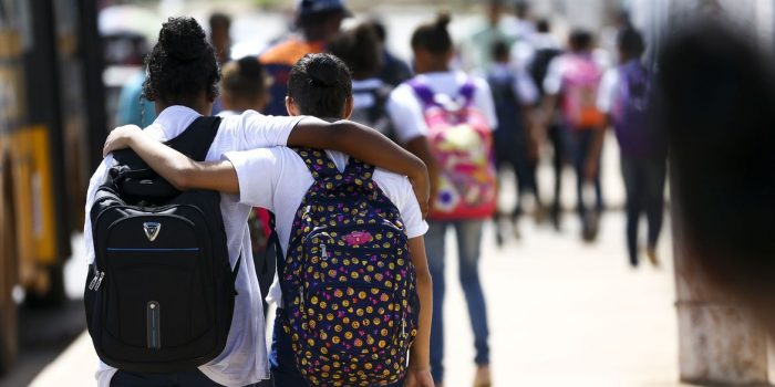 Retomada de escolas estaduais em São Paulo beneficia 200 mil alunos
