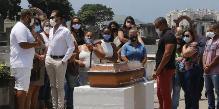 Filho de vítima do incêndio diz que vai processar Hospital Federal de Bonsucesso