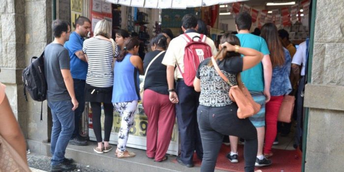 Procon terá ação para ajudar consumidores na Black Friday em Petrópolis