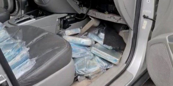 PF prende homem transportando cerca de 50kg de cocaína na Baixada