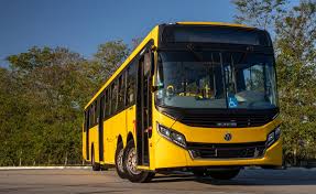 Volksbus de 15 metros inicia testes nas ruas de Curitiba (PR)