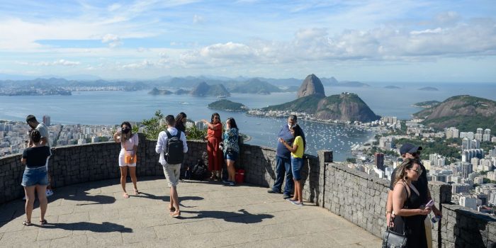 Internações por covid-19 têm queda significativa no Rio de Janeiro
