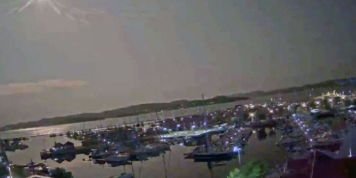 Meteoro ilumina os céus da Noruega; parte pode ter caído perto de Oslo