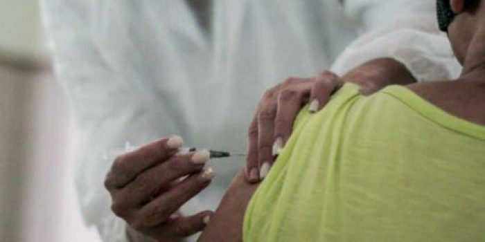 Prefeitura do Rio suspende aplicação da primeira dose da vacina contra covid-19