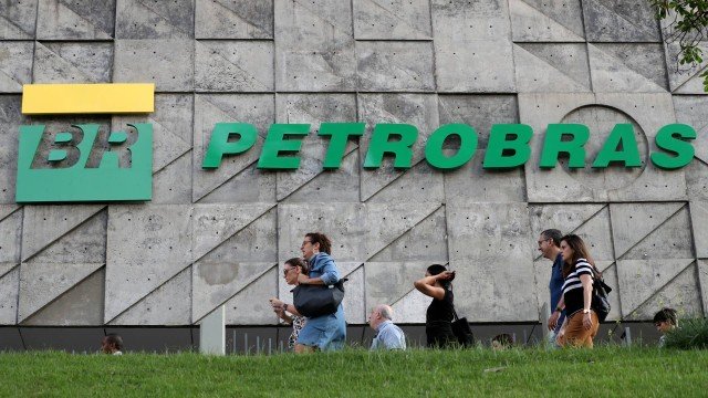 Petrobras anuncia novo reajuste no preço da gasolina, que já subiu 51% este ano