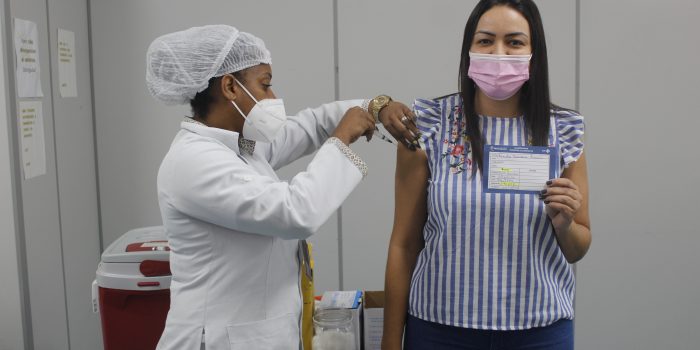 Nesta quarta-feira (29) Nova Iguaçu vacina todos os grupos e pessoas acima de 12 anos