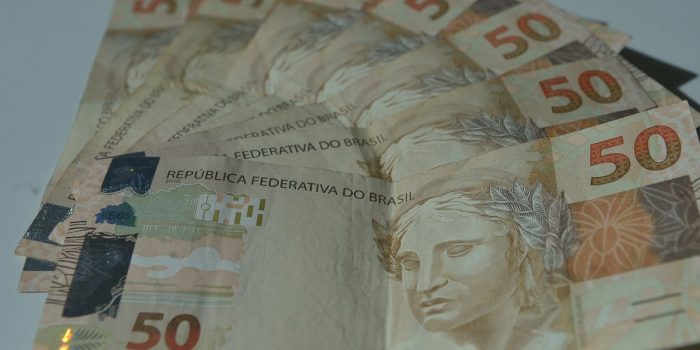 Inflação provoca alta de 14,2% na busca por crédito, aponta Serasa