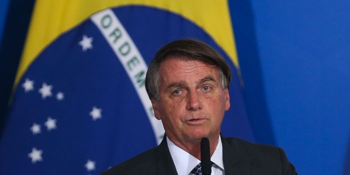 MP cria verbas para pagar Auxílio Brasil de R$ 400 em dezembro