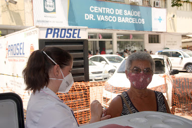 Nesta sexta-feira (17) Nova Iguaçu aplicará dose de reforço em pessoas acima de 50 anos