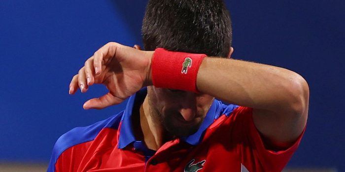 Djokovic tem entrada negada na Austrália e tenta evitar deportação