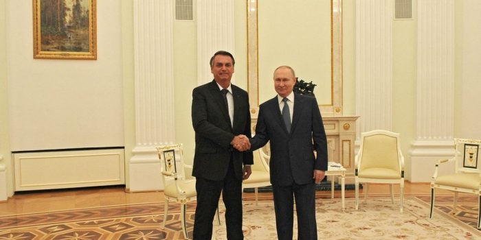 Presidente Bolsonaro faz declaração na Rússia após encontro com Putin