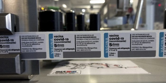Fiocruz entrega 550 mil doses de vacina 100% brasileira