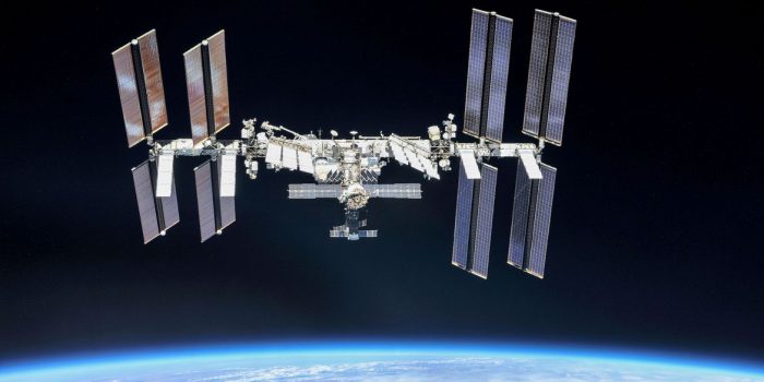 Astronautas norte-americanos e russos voltam da Estação Espacial