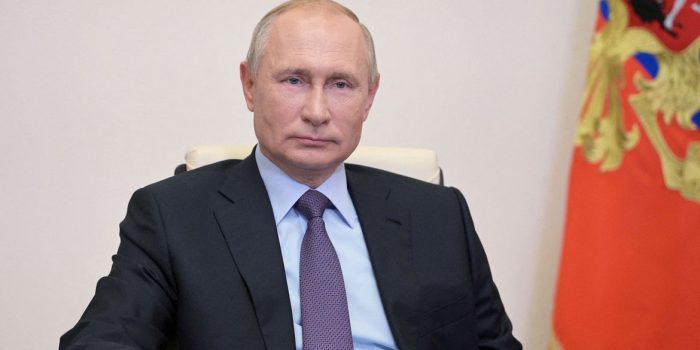 Putin vê “mudanças positivas” nas negociações com Ucrânia