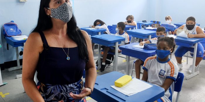 Nova Iguaçu fará contratação temporária de quase 500 professores