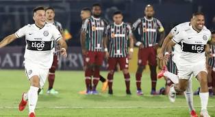Eliminado na Libertadores, Fluminense desembarca sob protestos