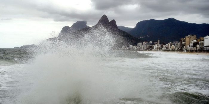 Ondas de até 2,5 metros podem atingir o litoral do Rio até domingo