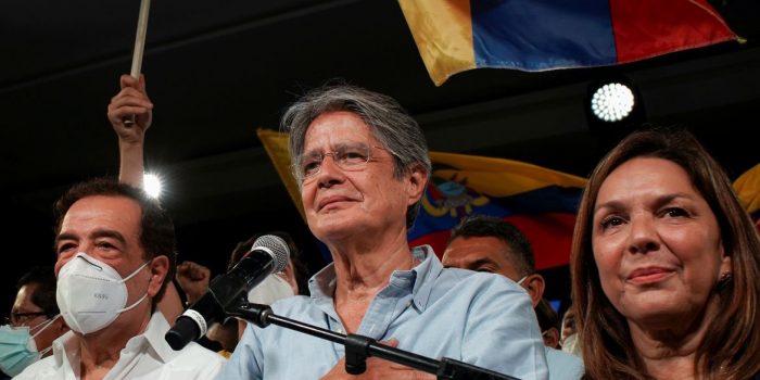 Presidente do Equador pede renúncia de ministros