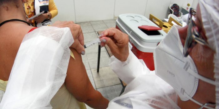 Nova Iguaçu segue com a vacinação contra Covid-19 nesta sexta-feira