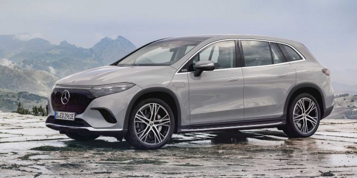 Mercedes-Benz EQS SUV redefine o luxo elétrico dentro e fora da estrada