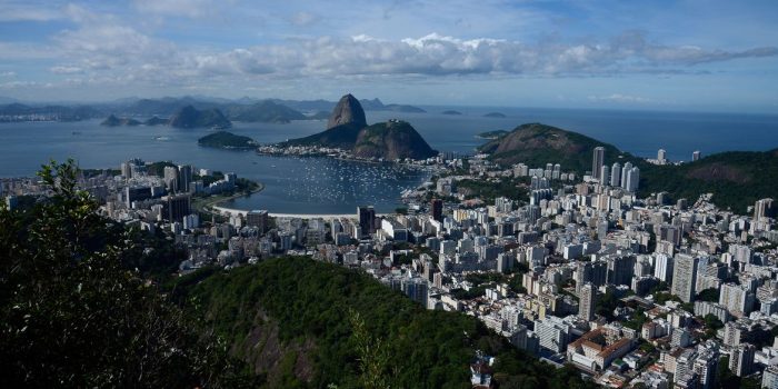 Rio terá chuvas fracas no feriado de amanhã