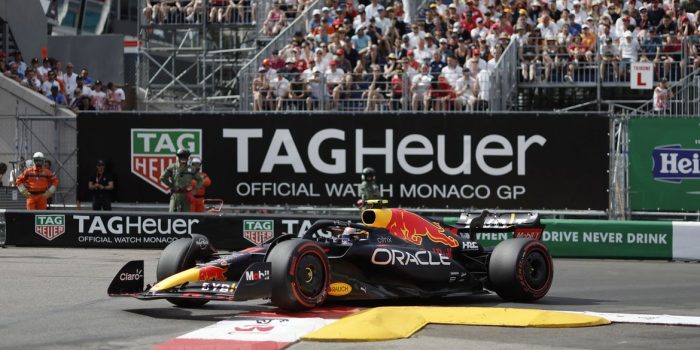 Perez vence GP de Mônaco marcado por atraso e emoção na reta final