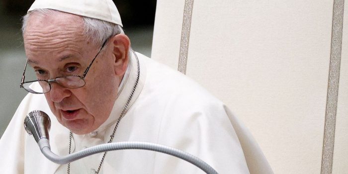 Papa Francisco critica “crueldade” russa na Ucrânia