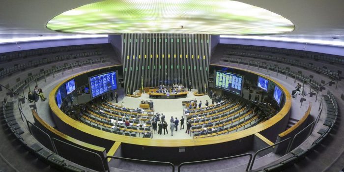 Câmara aprova em 1º turno texto-base da PEC dos benefícios sociais