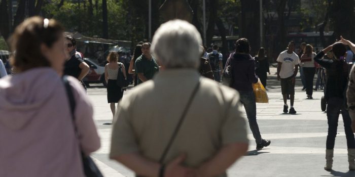 Contingente de idosos residentes no Brasil aumenta 39,8% em 9 anos