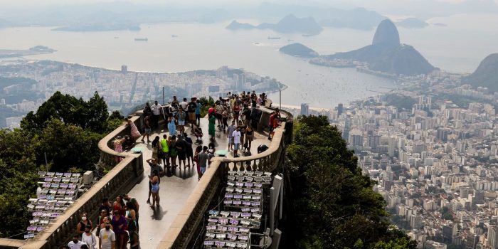 Rio de Janeiro cria dia para celebrar fim das restrições contra covid