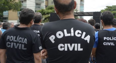 Polícia Civil encontra estufa com 100 pés de maconha em Duque de Caxias