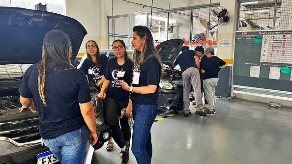 Concessionária Renault promove curso de mecânica para mulheres