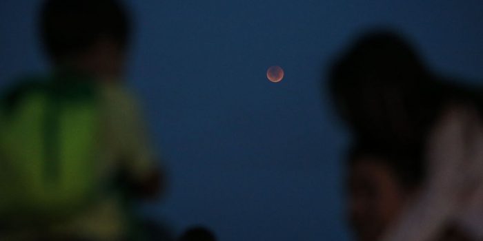 Eclipse lunar terá Lua de Sangue na madrugada desta terça-feira