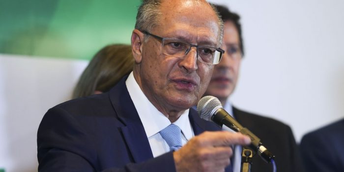 “Isso é uma corrida de revezamento”, diz Alckmin sobre transição 