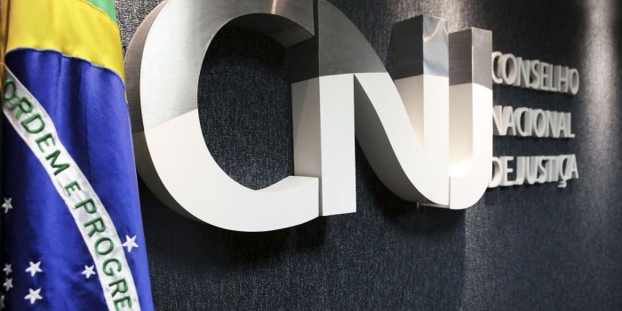 CNJ suspende redes sociais de desembargadora por apoio a atos ilegais